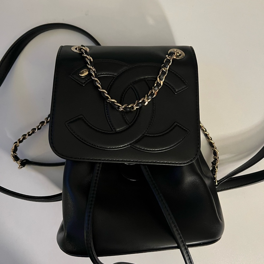 AUTHENTIC ** Chanel Cc Mania Backpack
